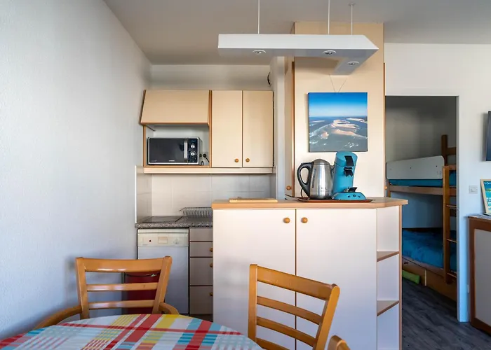 Apartment Calme Proche Avec Parking Securise Et Balcon - - Fr-1-319-547 *