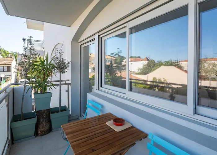 Calme Proche Avec Parking Securise Et Balcon - - Fr-1-319-547 * Arcachon